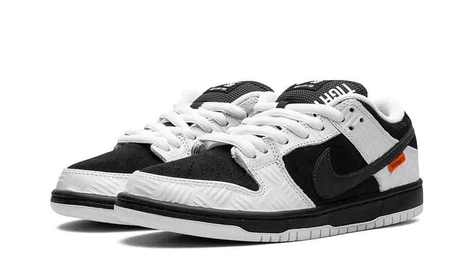 Nike SB Dunk Low TIGHTBOOTH